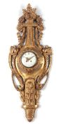 Wanduhr im Louis XVI-Stil