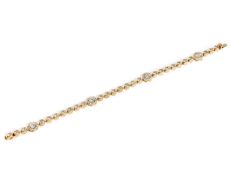 Brillantarmband mit Rosetten von Wempe by Kim