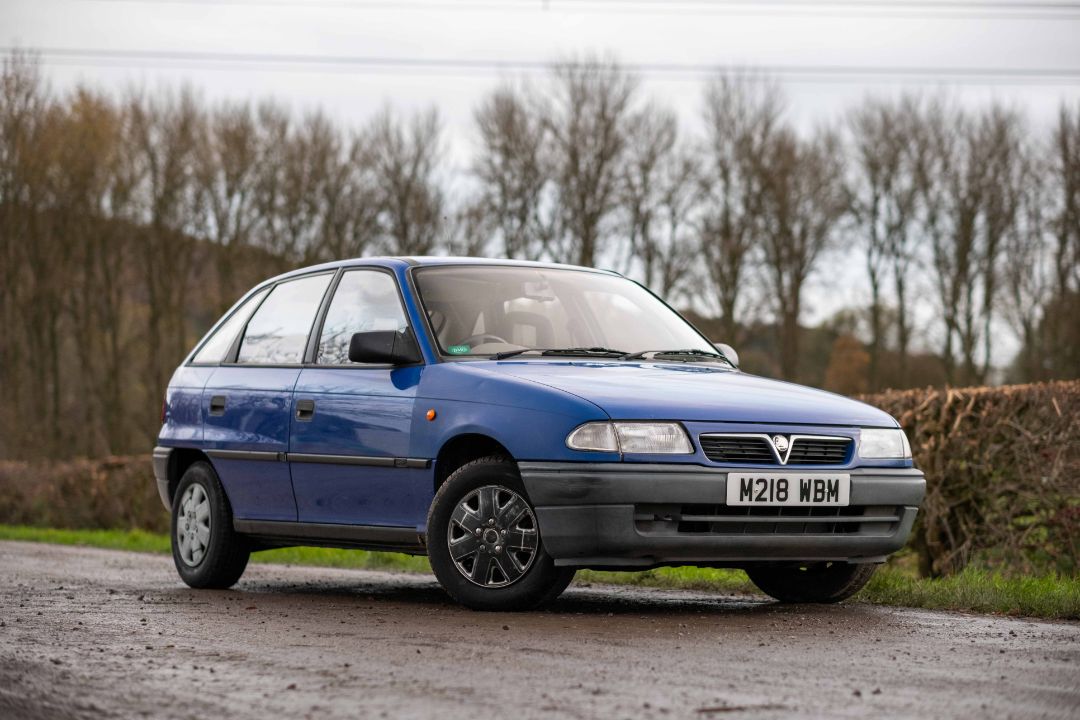1995 Vauxhall Astra ***NO RESERVE*** - Image 1 of 29