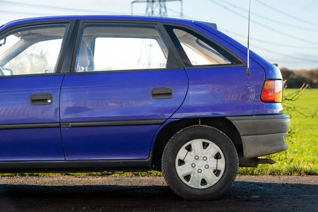 1995 Vauxhall Astra ***NO RESERVE*** - Image 11 of 29