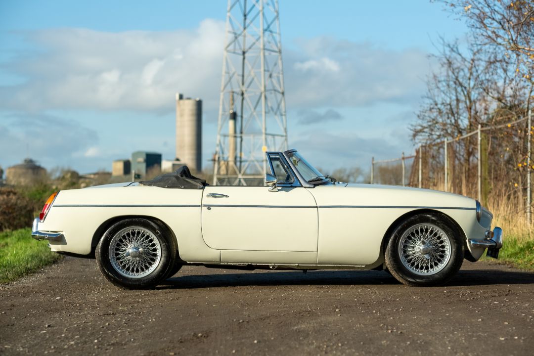1969 MG MGC Roadster Comprehensive history file and supplied with factory hardtop - Image 5 of 45