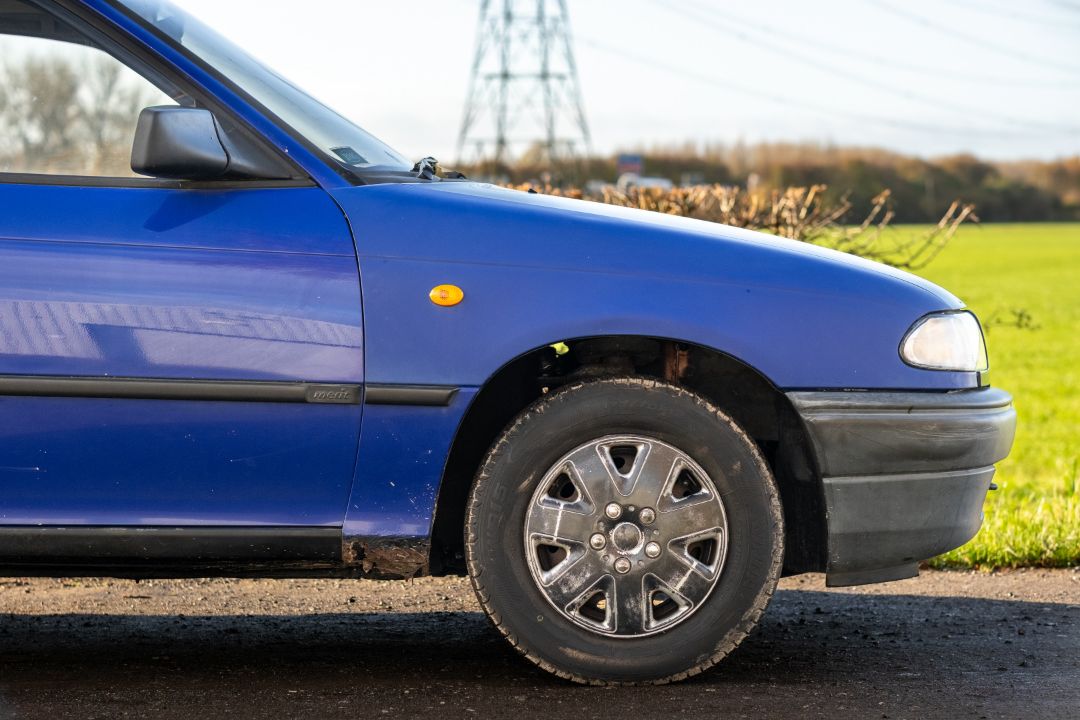 1995 Vauxhall Astra ***NO RESERVE*** - Image 9 of 29