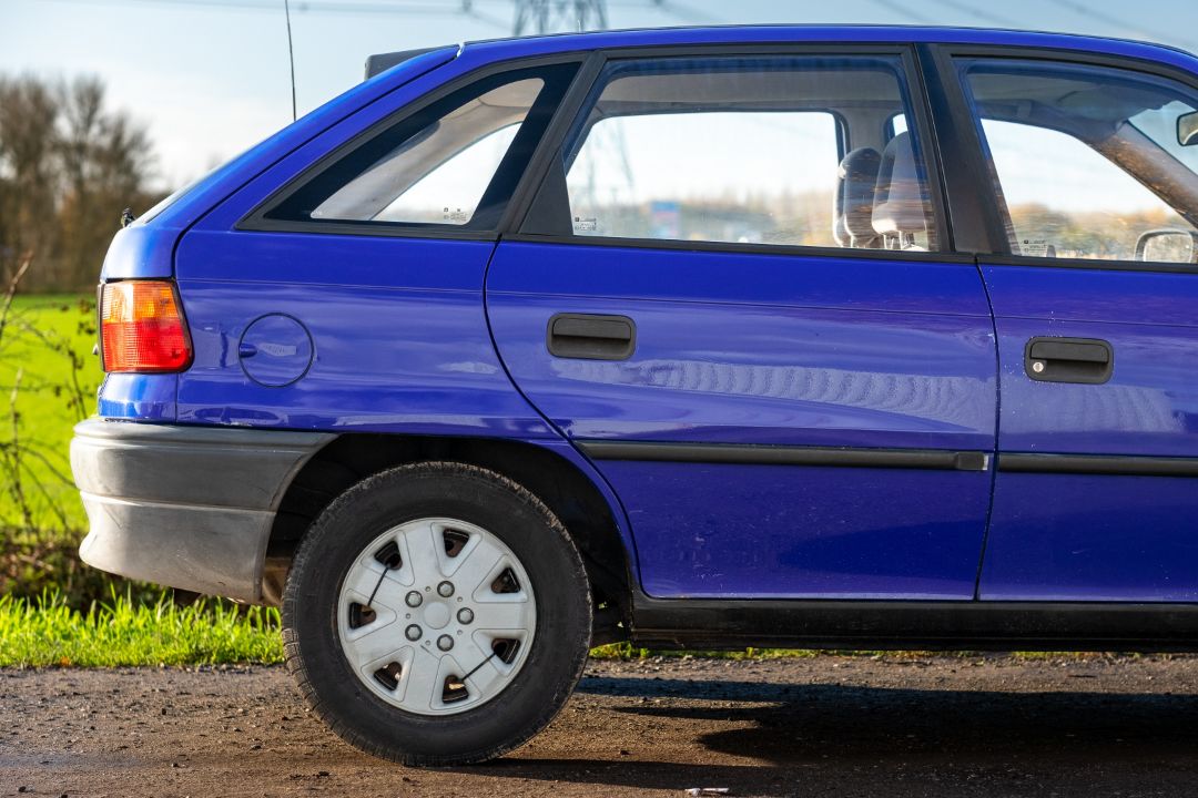 1995 Vauxhall Astra ***NO RESERVE*** - Image 10 of 29