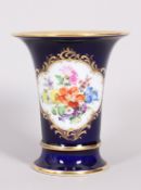 Trichtervase mit kobaltblauem Fond, Meissen, Pfeiffer-Zeit (1924-34) 
