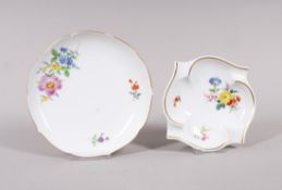 Runder Gebäckteller und Aschenbecher, Meissen, Form "Neuer Ausschnitt", Dekor "Deutsche Blume", 20.