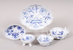Konvolut Porzellan, Meissen, Form "Neuer Ausschnitt", Dekor "Zwiebelmuster", 2. Hälfte 20.Jh. 