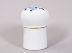 Zigarettendose, Form-Entwurf Ludwig Zepner 1966/67 für Meissen (als Teil einer Schreib- und Rauchga