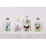 Vier variierende Snuffbottles, China, 20. Jh. 