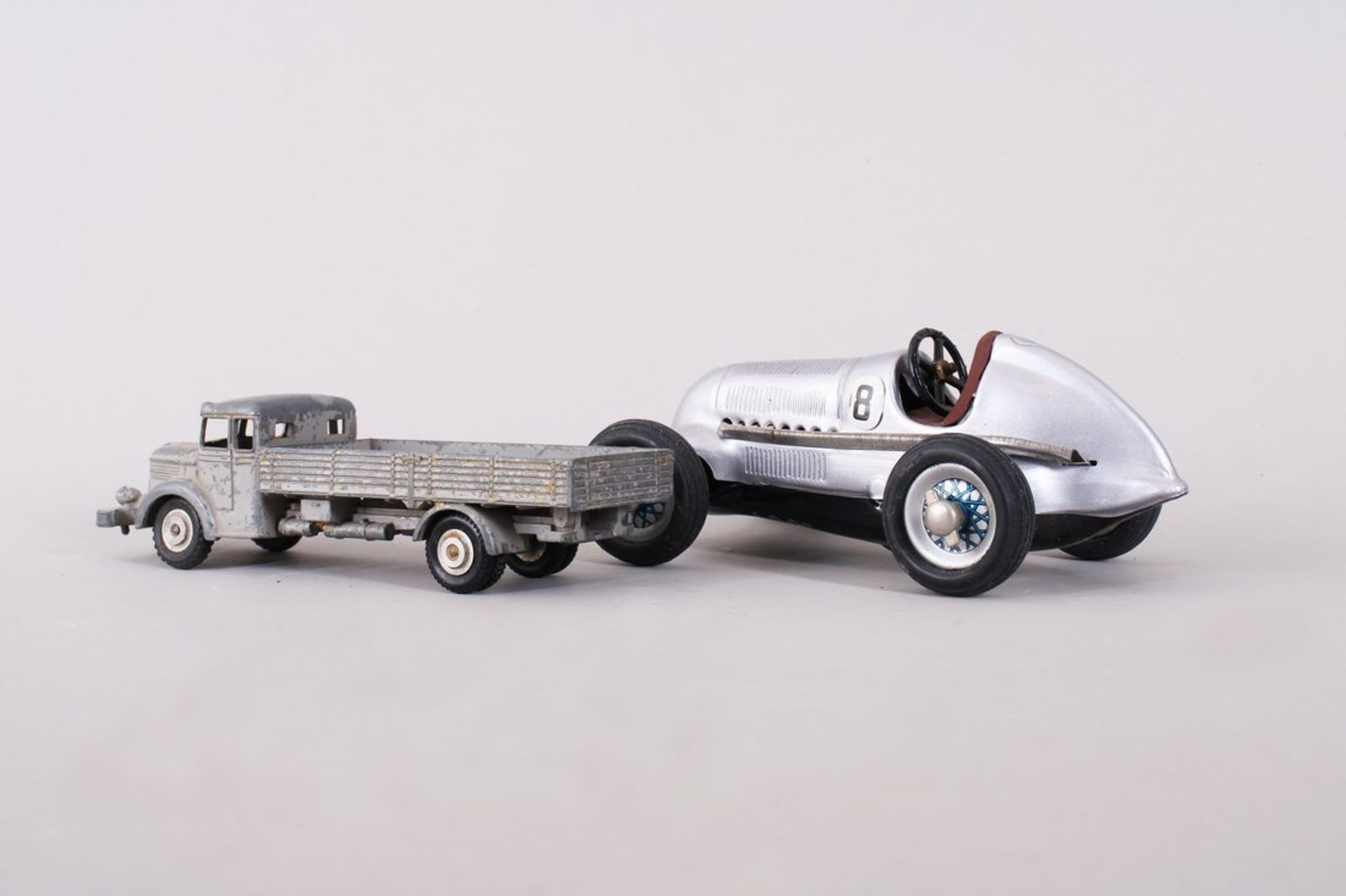 Zwei Modellautos, Schuco/Märklin, 20.Jh.  - Bild 2 aus 3