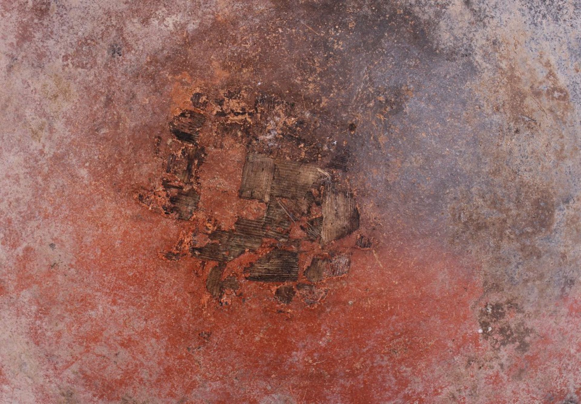 Terra Nigra-Vorratsgefäß, wohl römisch, roter Scherben, geschwärzt  - Bild 4 aus 4