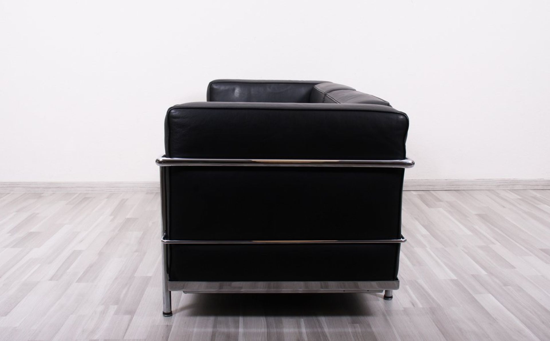 2-Sitzer Sofa "LC3", Entwurf Le Corbusier, unbekannte Ausführung, 1980er/90er Jahre  - Bild 3 aus 4