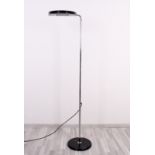 Stehlampe "Mezzaluna", Entwurf Bruno Gecchelin für Skipper & Pollux, Italien, 1970/80er Jahre 