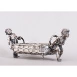 Figürlicher Brotkorb, versilbert, deutsch, um 1900 