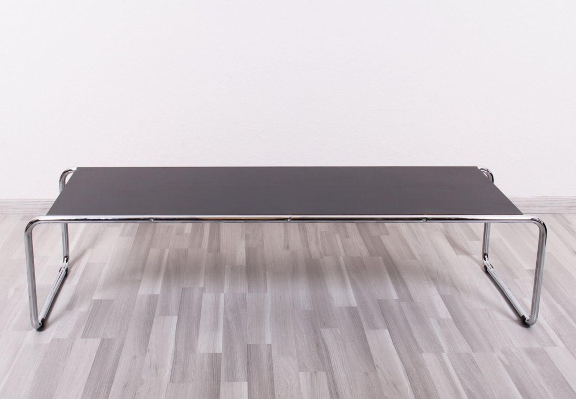 Couchtisch "Laccio", Entwurf Marcel Breuer, unbekannte Ausführung, wohl 1990er Jahre  - Bild 2 aus 4