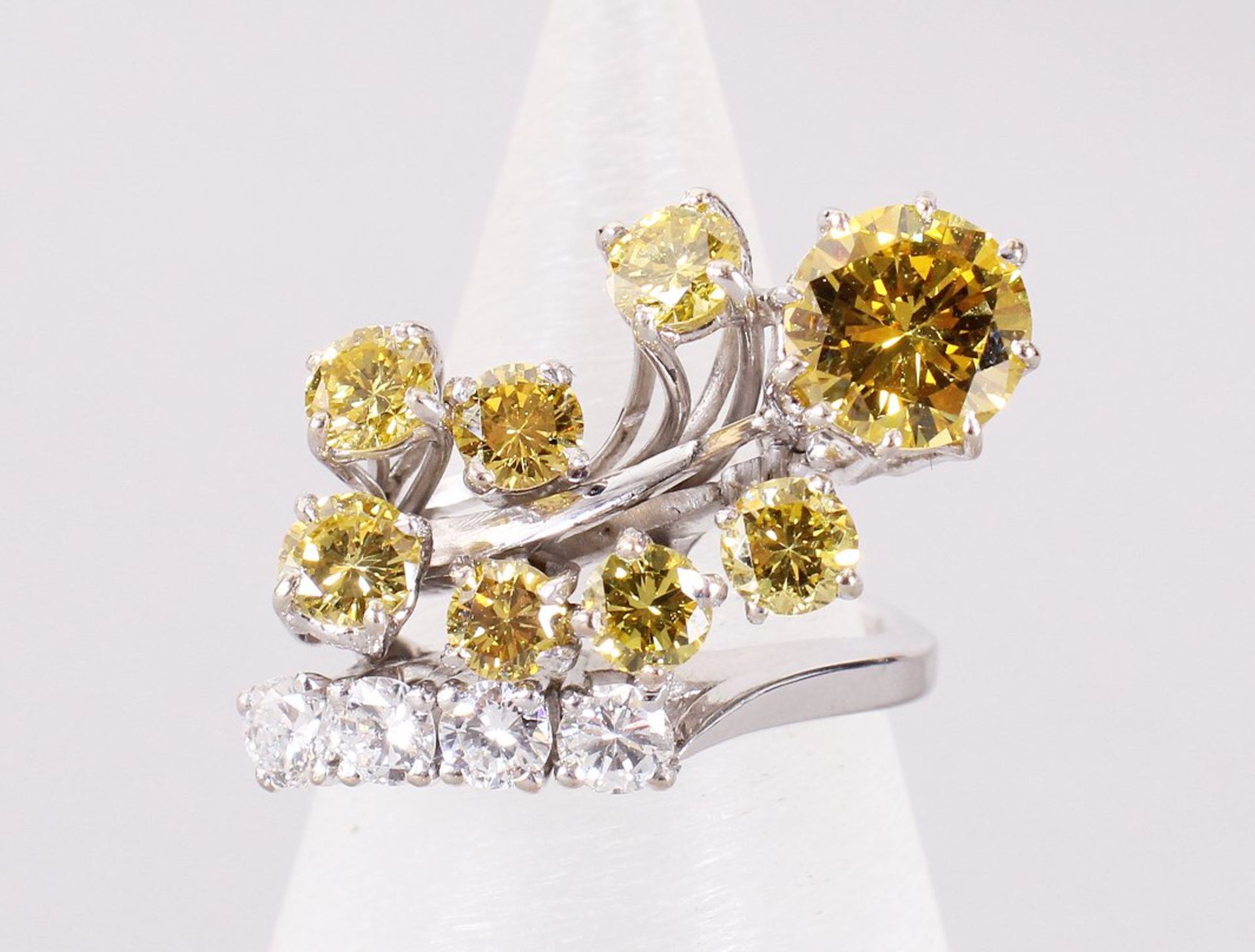 Fancy-Diamond-Ring, 585er Weißgold, spätes 20.Jh.  - Bild 2 aus 4
