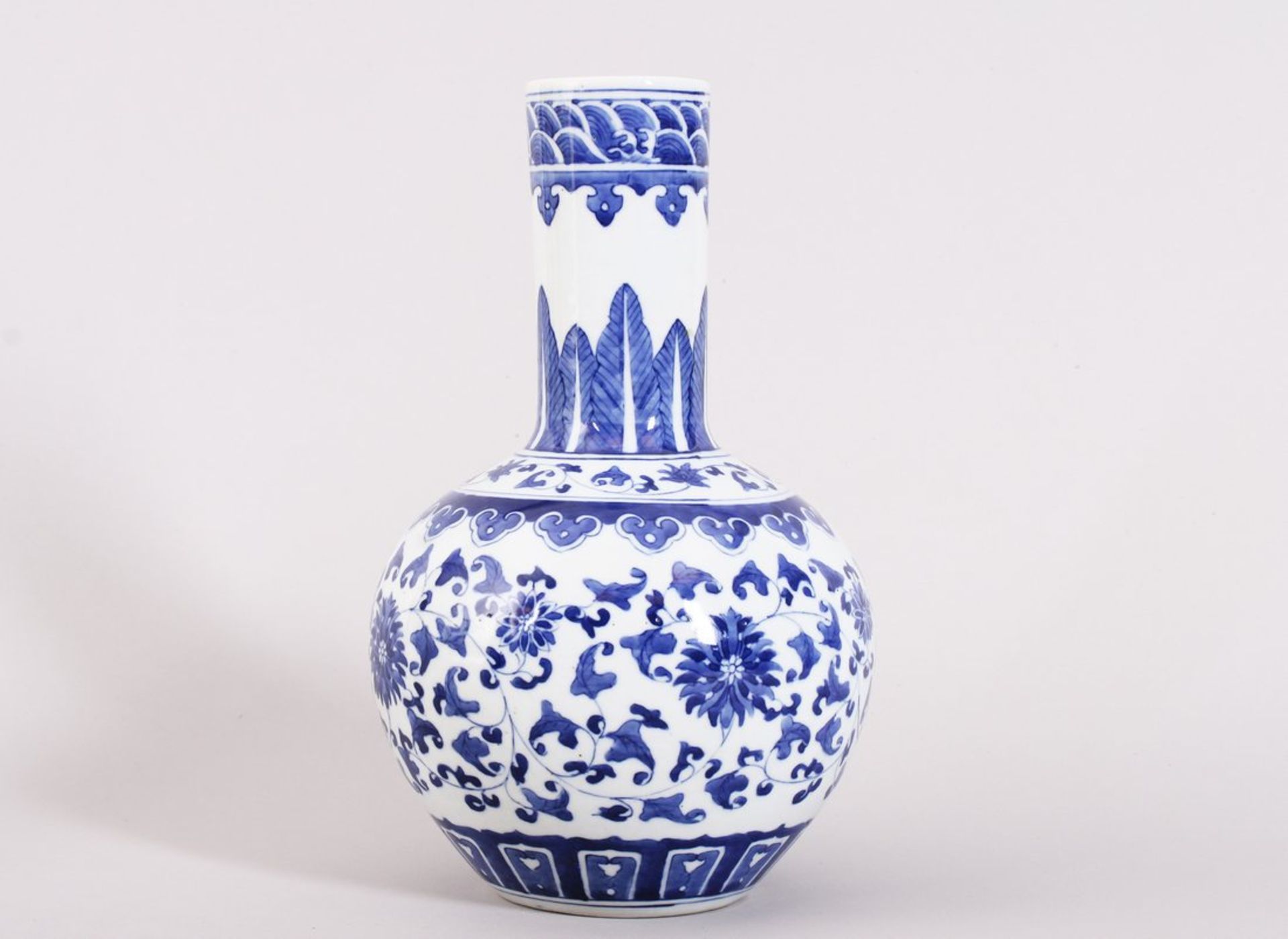 Flaschenvase, China, 20. Jhd.  - Bild 2 aus 3