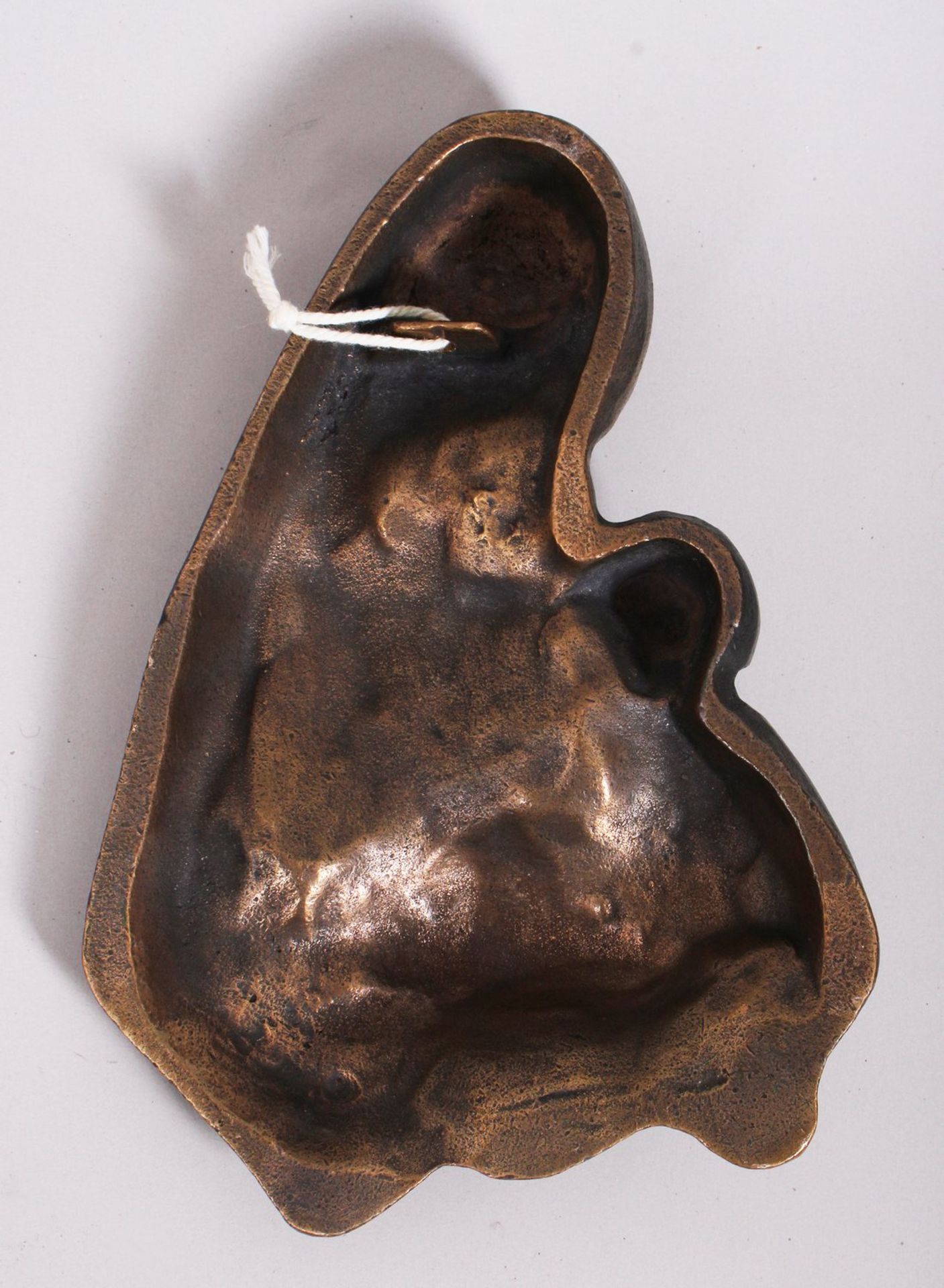 Madonnen-Relief, Bronze, wohl Mitte 20.Jh.  - Bild 2 aus 2