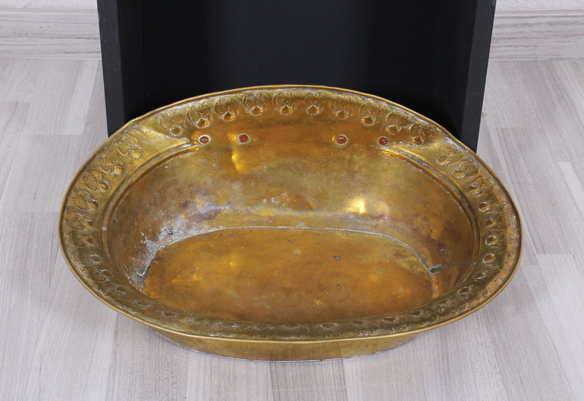 Wandzisterne mit Becken, wohl Frankreich, 19. Jh.  - Bild 4 aus 4