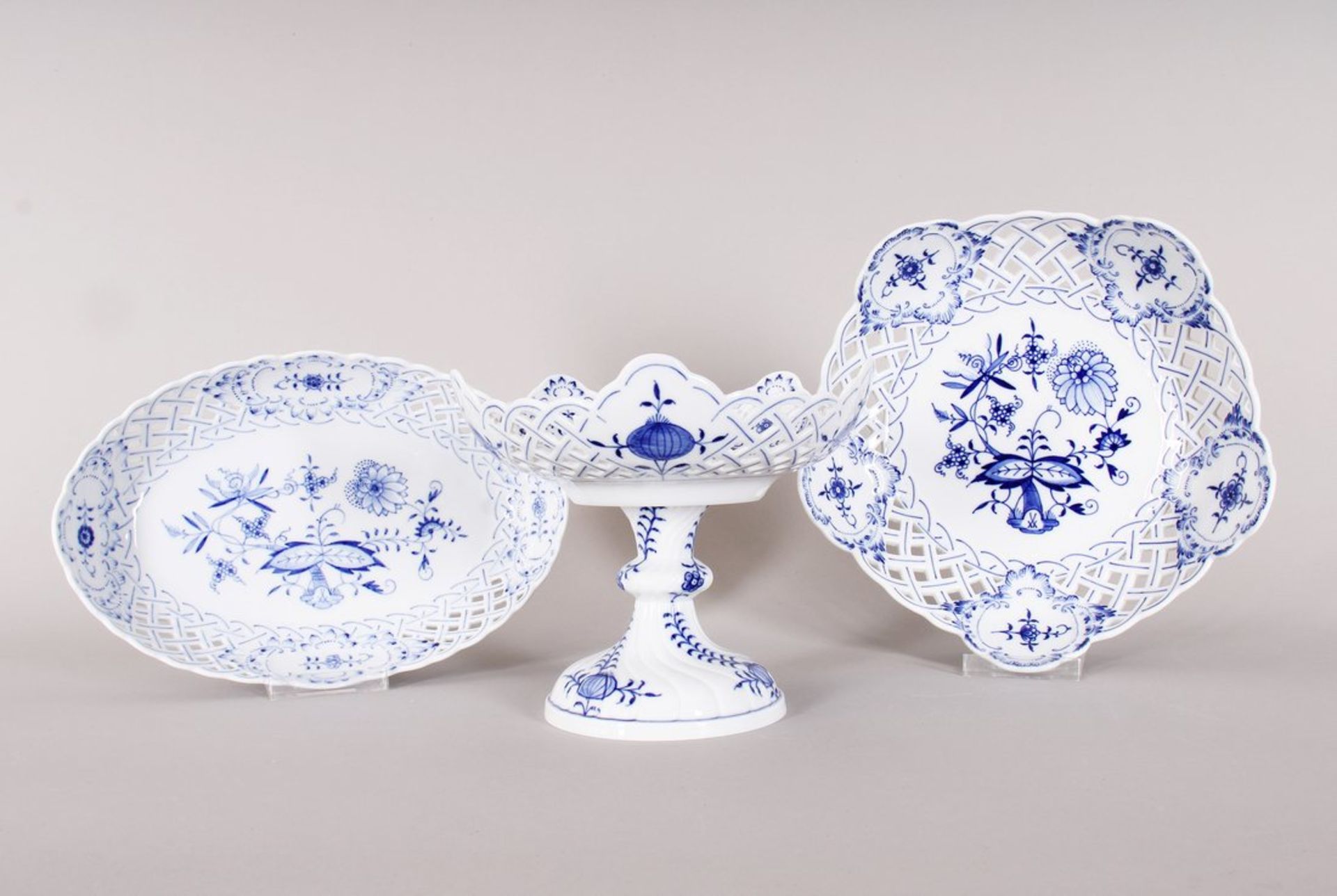 Konvolut Durchbruchporzellan, Meissen, Dekor "Zwiebelmuster", Fertigung nach 1972 