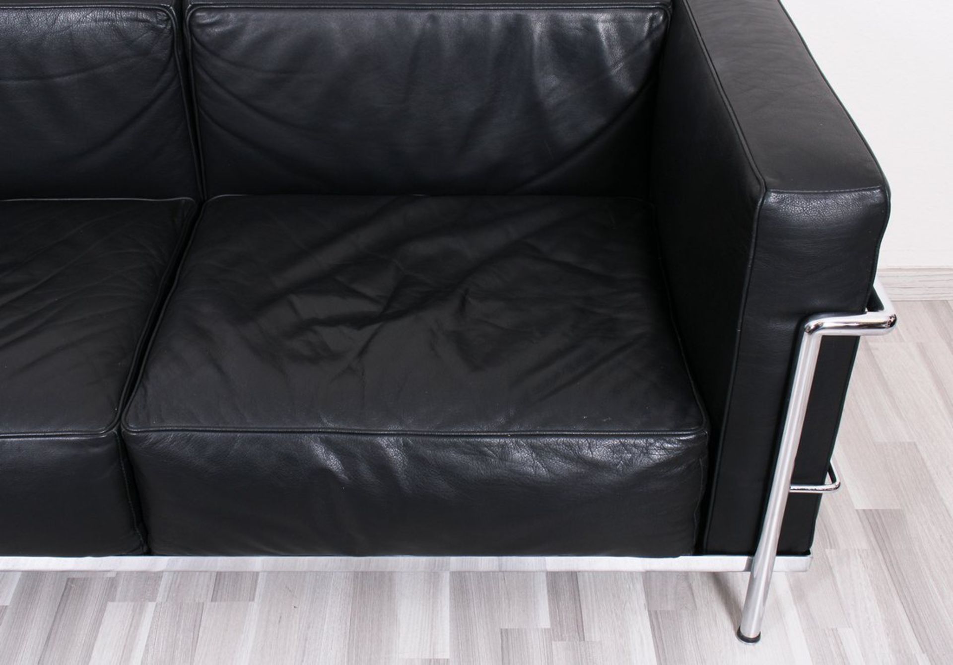 2-Sitzer Sofa "LC3", Entwurf Le Corbusier, unbekannte Ausführung, 1980er/90er Jahre  - Bild 2 aus 4
