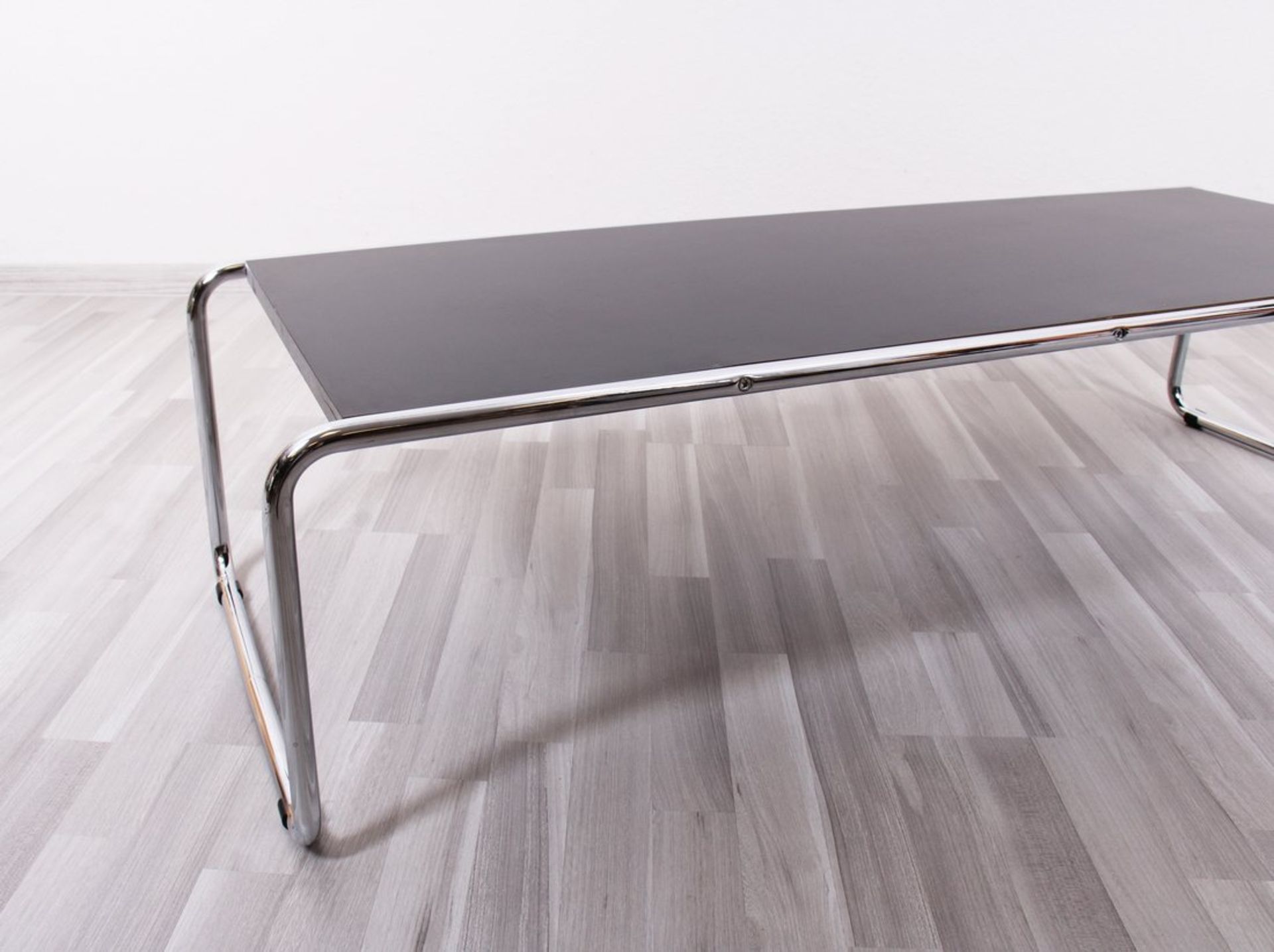 Couchtisch "Laccio", Entwurf Marcel Breuer, unbekannte Ausführung, wohl 1990er Jahre  - Bild 3 aus 4
