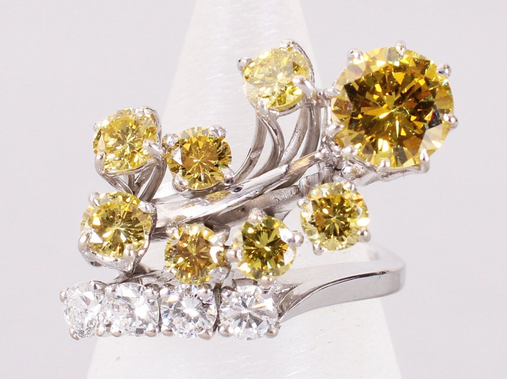 Fancy-Diamond-Ring, 585er Weißgold, spätes 20.Jh.  - Bild 3 aus 4
