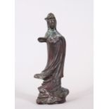 Stehende Guanyin, China, wohl späte Qing-Zeit 
