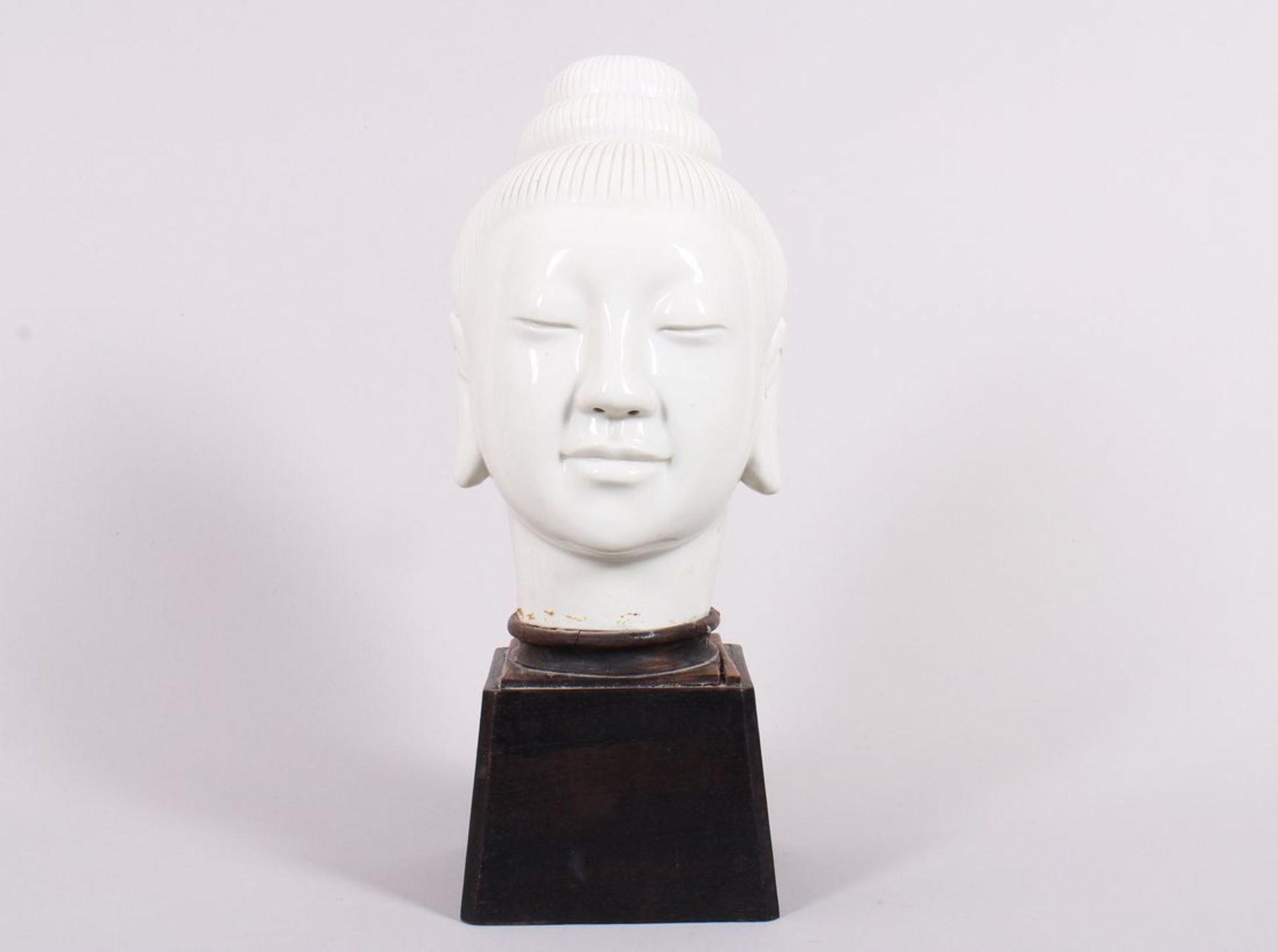 Buddha-Kopf, China, wohl späte Qing-Zeit, Blanc de Chine  - Bild 2 aus 3