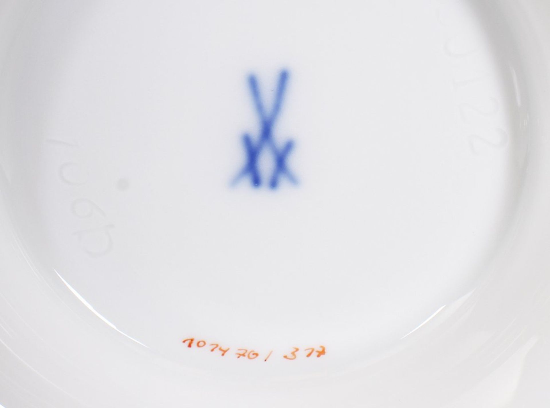 Vase, Meissen, Form "Neuer Ausschnitt", Dekor "Deutsche Blume", Fertigung nach 1972  - Bild 4 aus 4