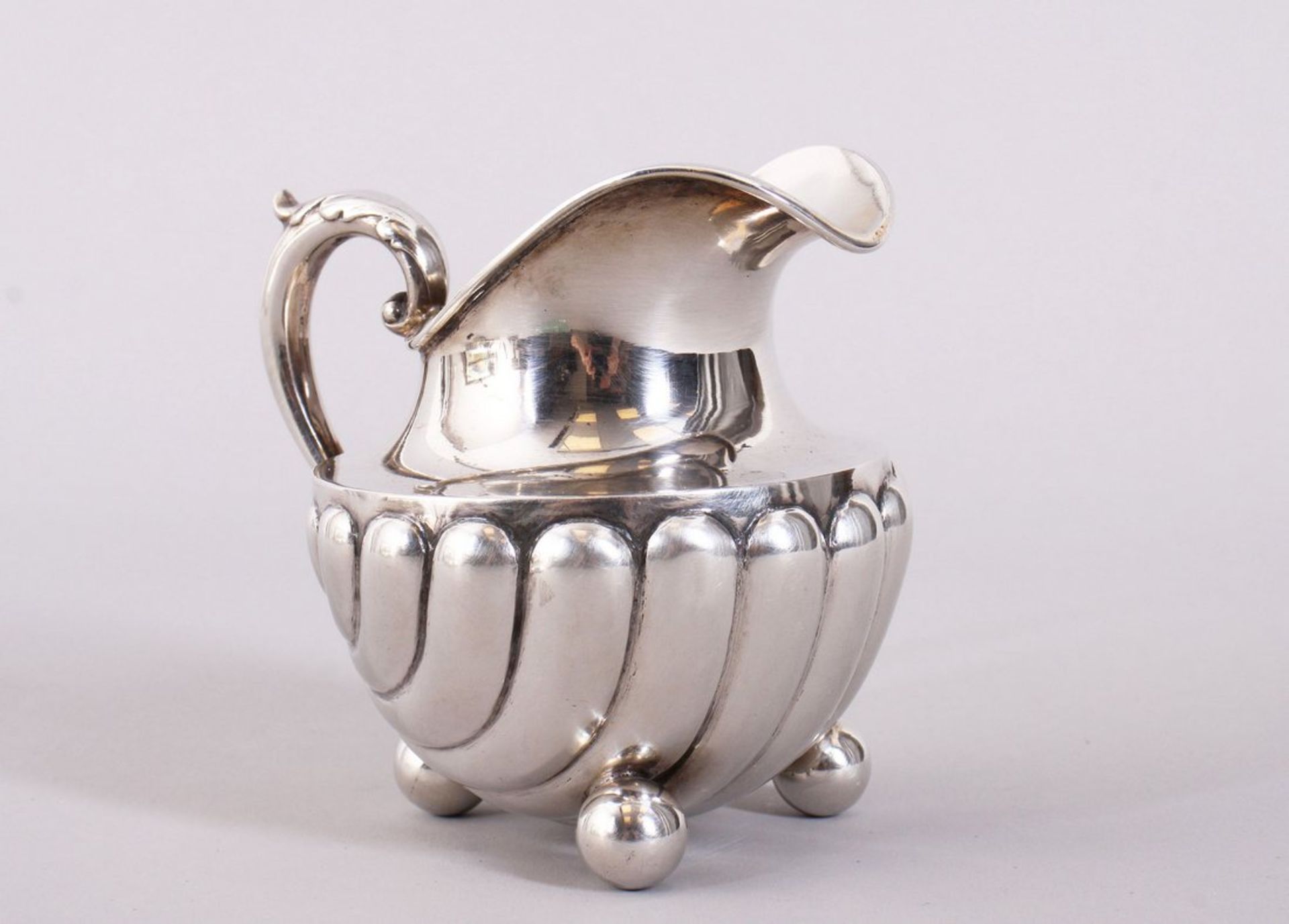 Milchkännchen, 800er Silber, Koch & Bergefeld, Bremen, 20.Jh.  - Bild 2 aus 4