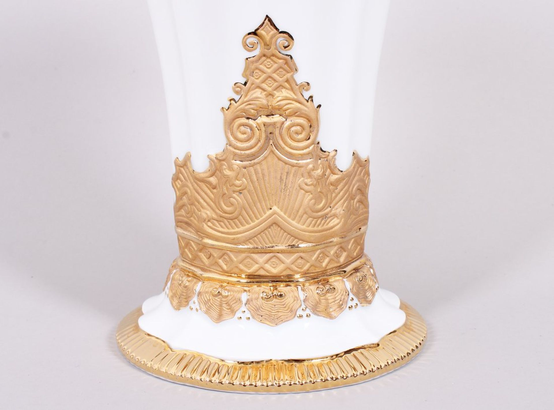 Prunkvase mit Reliefdekor, Meissen, Fertigung nach 1972  - Bild 4 aus 6