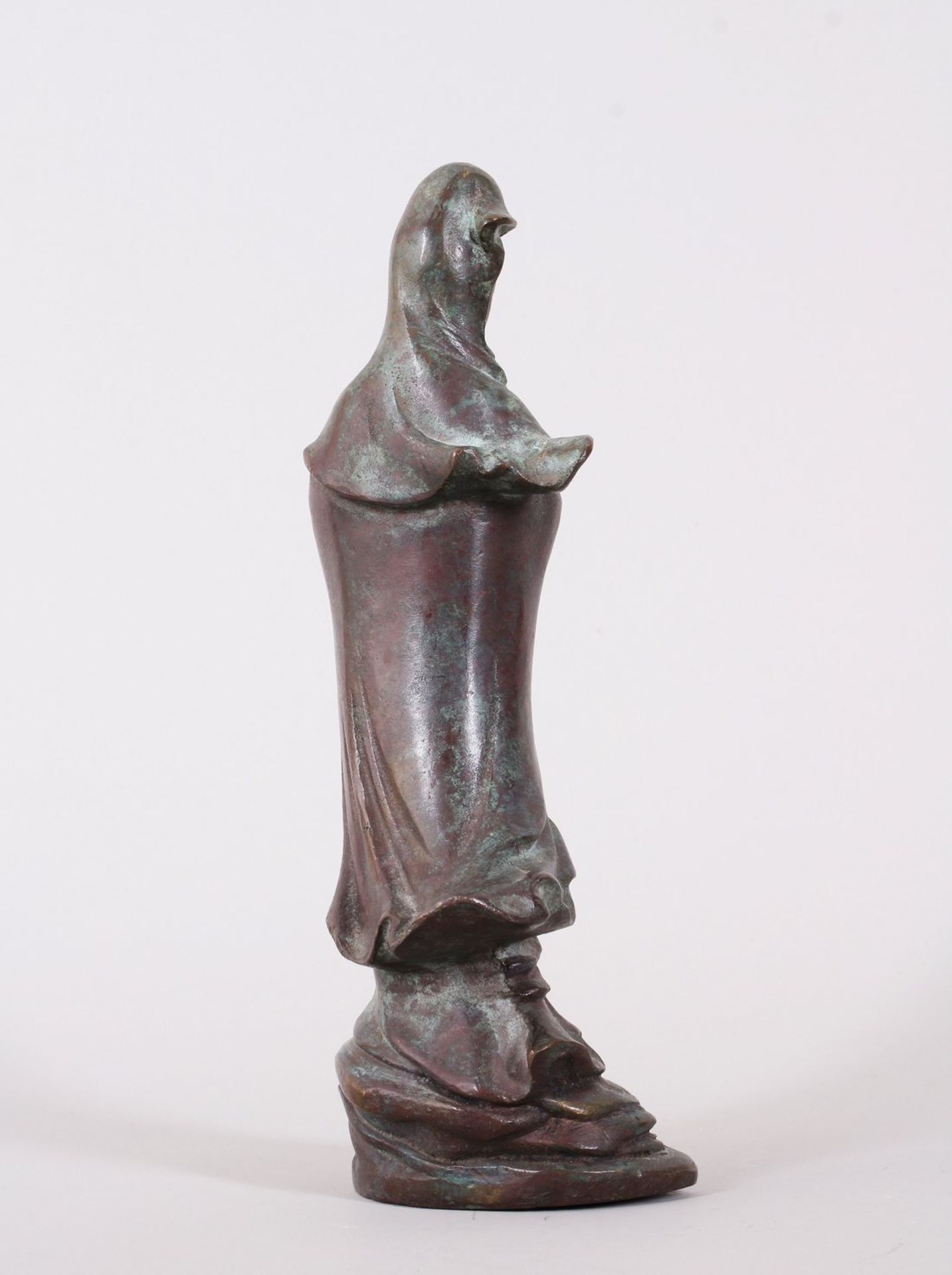 Stehende Guanyin, China, wohl späte Qing-Zeit  - Bild 2 aus 3