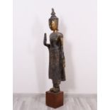Großer stehender Buddha Shakyamuni, Thailand, wohl 19. Jhd. 