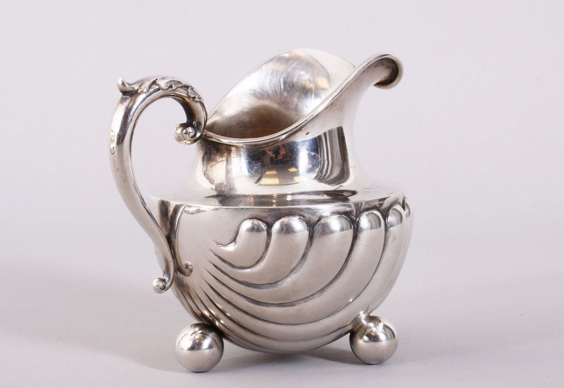 Milchkännchen, 800er Silber, Koch & Bergefeld, Bremen, 20.Jh.  - Bild 3 aus 4
