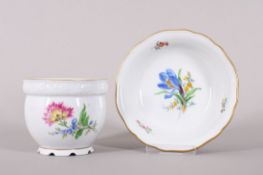 Cachepot und Schale, Meissen, Form "Neuer Ausschnitt", Dekor "Deutsche Blume", 20.Jh. 