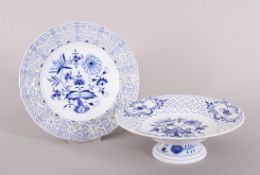 Durchbruchteller und -Fußschale, Meissen, Dekor "Zwiebelmuster", Fertigung nach 1972 