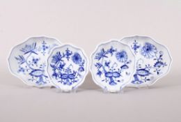 Kleines Konvolut Porzellan, Meissen, Dekor "Zwiebelmuster", 20. Jh. 