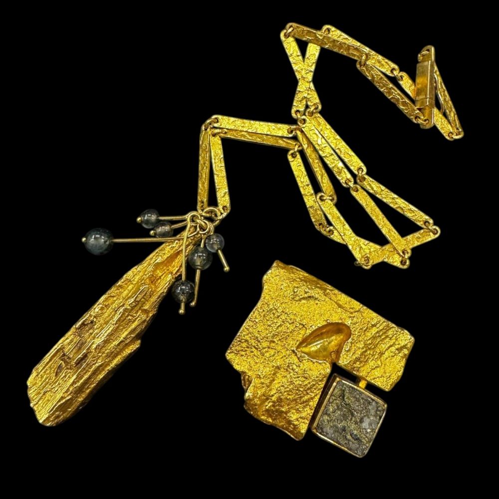 The Hanson Ross March Jewellery, Silver & Curated Pieces Auction