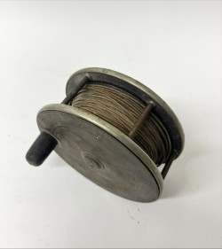 A VINTAGE HARDY 5" BRASS FISHING REEL stamped Hardy Alnwick - Image 2 of 3