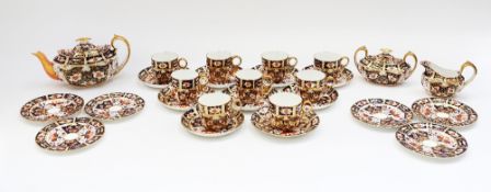 A Royal Crown Derby part Tea set in the 2451 Imari pattern, to include a Teapot , sugar bowl and