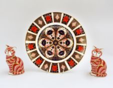 Royal Crown Derby Imari 1st quality 10.5" dinner plate, together with two silver stopper Cat