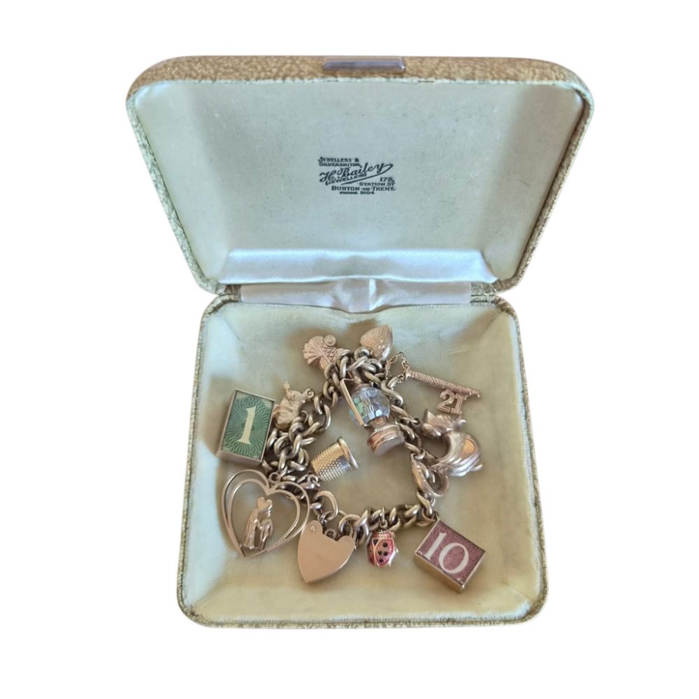Newark September Auction of Antique & Collectables