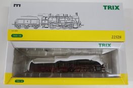 Trix H0 Dampflok 22528 OVP 