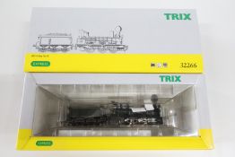 Trix H0 Dampflok 32266 OVP 