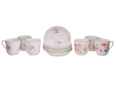 A RUSSIAN KUZNETSOV PORCELAIN TEA SERVICE, LATE 19TH – EARLY 20TH CENTURY