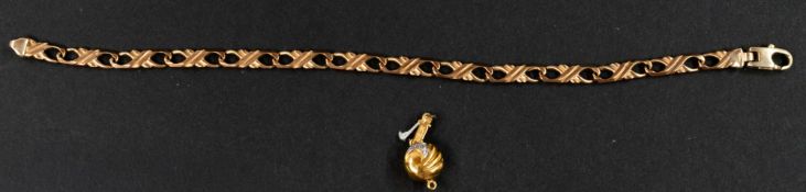 Jewellery: a 9ct gold panel style bracelet, each section with a twist effect design, 20cm, together 