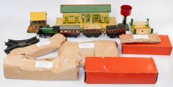 Toys: a Hornby O gauge tinplate No.30 reversing locomotive, boxed; three Pullman carriages, other ca