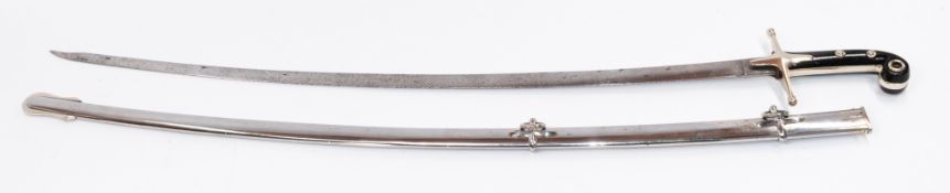 Military Edged Weapons: