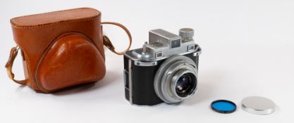 Scientific: a Kodak Medalist II camera with Ektar f3.5 100 lens, in original leather case.
