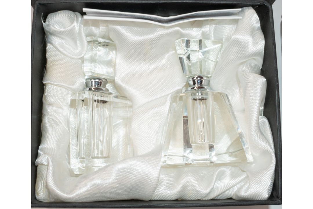 Decorative Arts: a 19th century teardrop scent bottle, a boxed Oleg Cassini bottle, two further glas - Image 2 of 3